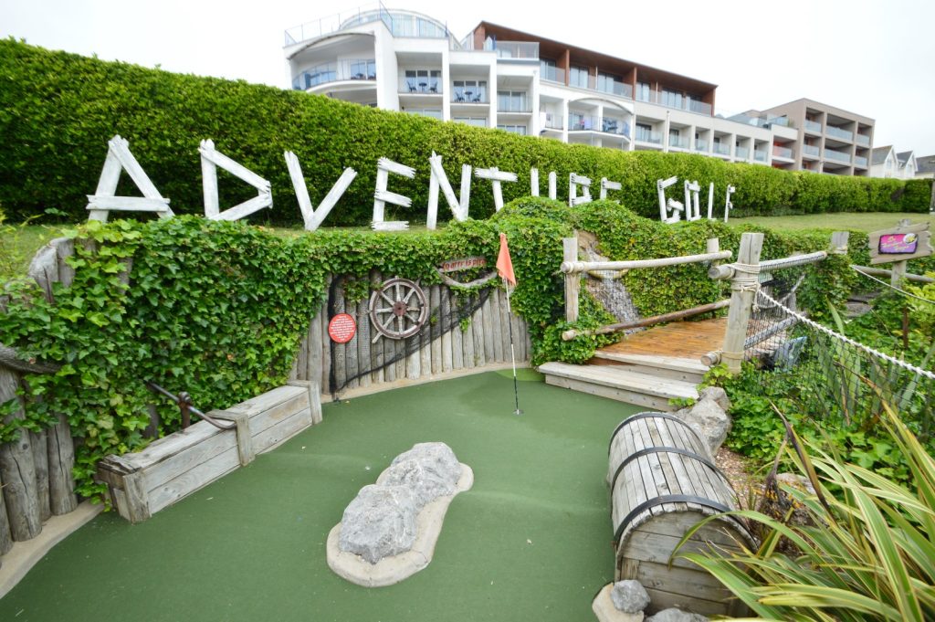 Mini golf in Woolacombe with kids near No.9 Putsborough